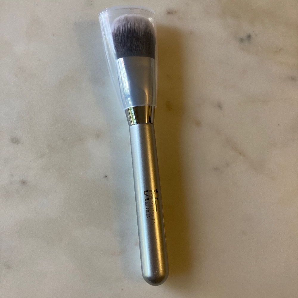 OMG Foundation Brush